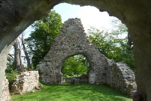 Kirchruine-Domherrenhagen03
