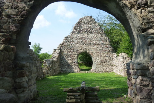 Kirchruine-Domherrenhagen